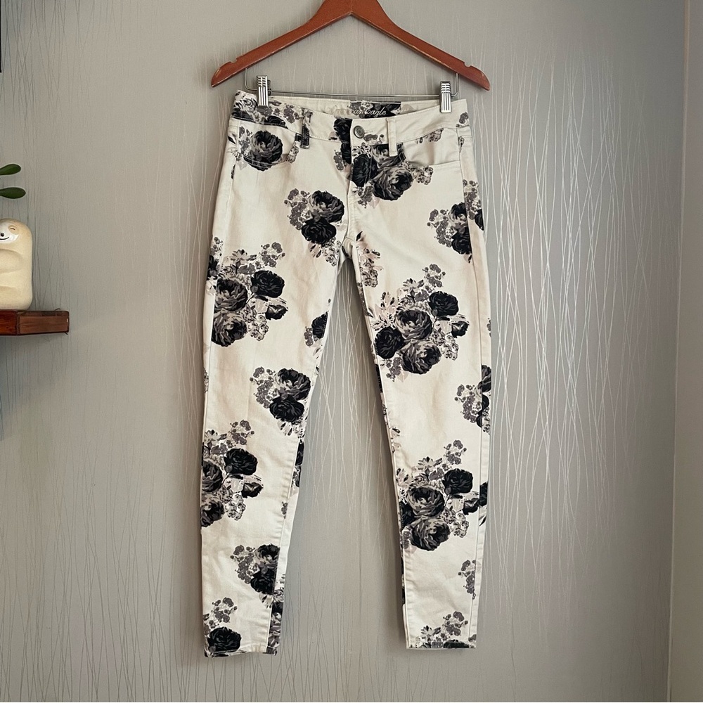 American Eagle jegging skinny stretch jeans white black floral women’s size 4